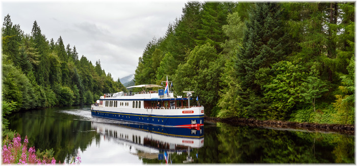 Hotel Barge Scottish Highlander - European Waterways